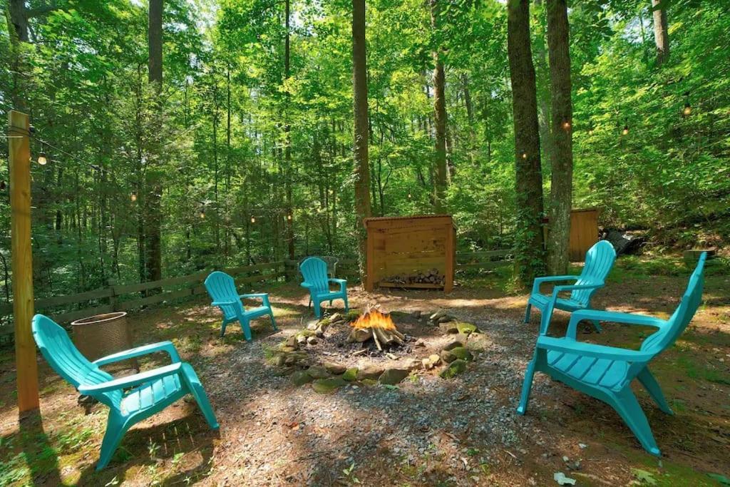 Bear Den Bungalow With Hot Tub Near Blue Ridge And Ellijay Bagian luar foto